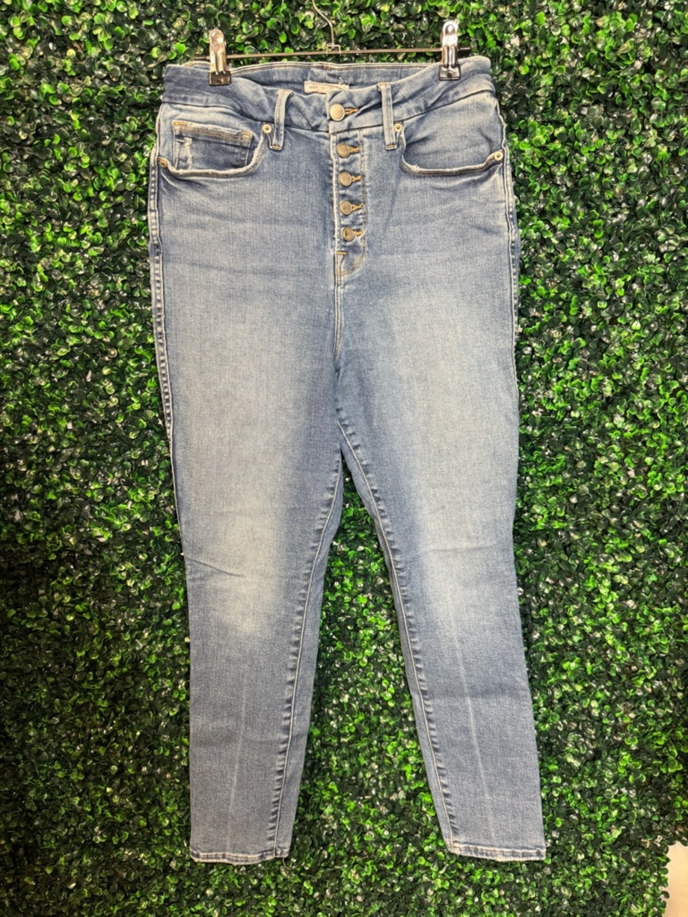 Good American High-Rise Button-Fly Slim Jeans in Light Blue Wash